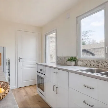 Brand New One-bedroom 5 Minutes Walk From Hosp Angers