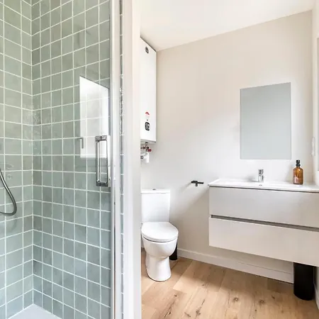 Brand New One-bedroom 5 Minutes Walk From Hosp Daire Angers