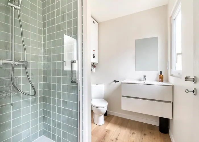 Brand New One-bedroom 5 Minutes Walk From Hosp Daire Angers