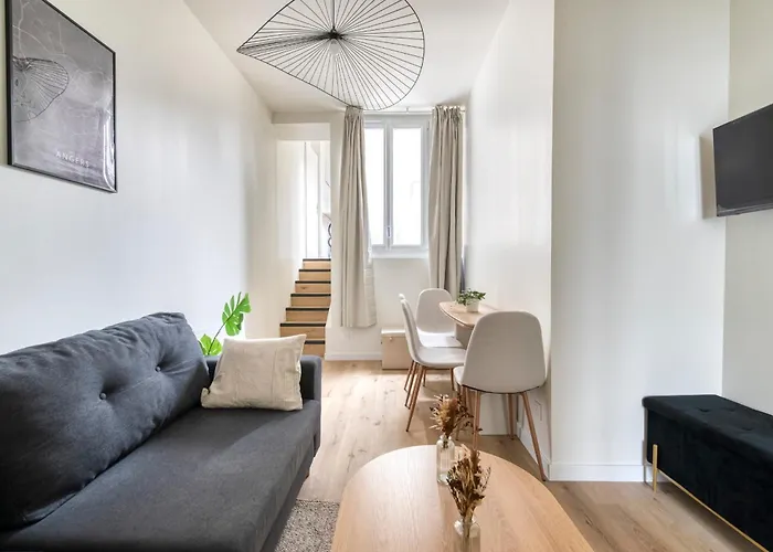 Brand New One-bedroom 5 Minutes Walk From Hosp *