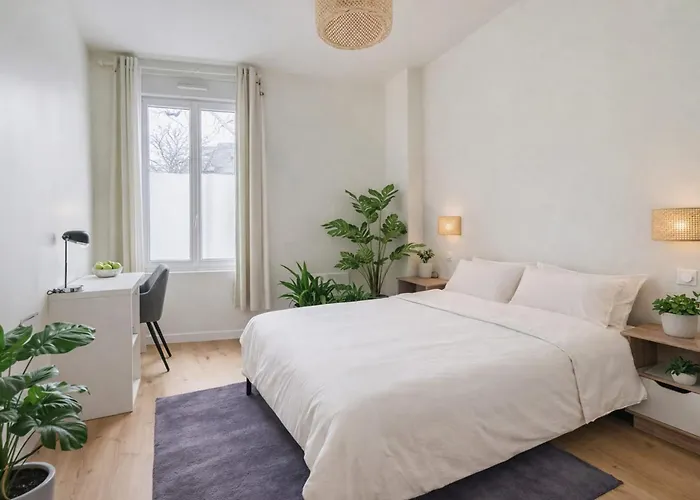 Brand New One-bedroom 5 Minutes Walk From Hosp Daire